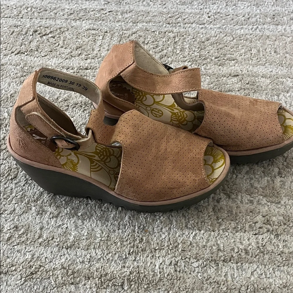 FLY London Women's Tan Suede Made in Portugal Peep-Toe Sandals 39